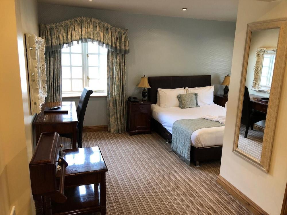 The George Hotel Stansted Airport Bishop's Stortford Buitenkant foto