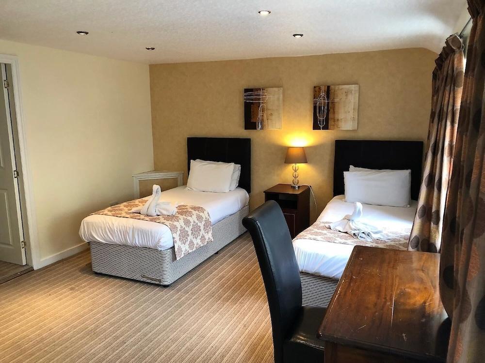 The George Hotel Stansted Airport Bishop's Stortford Buitenkant foto