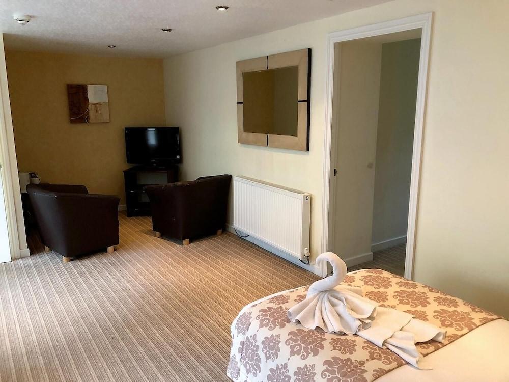 The George Hotel Stansted Airport Bishop's Stortford Buitenkant foto